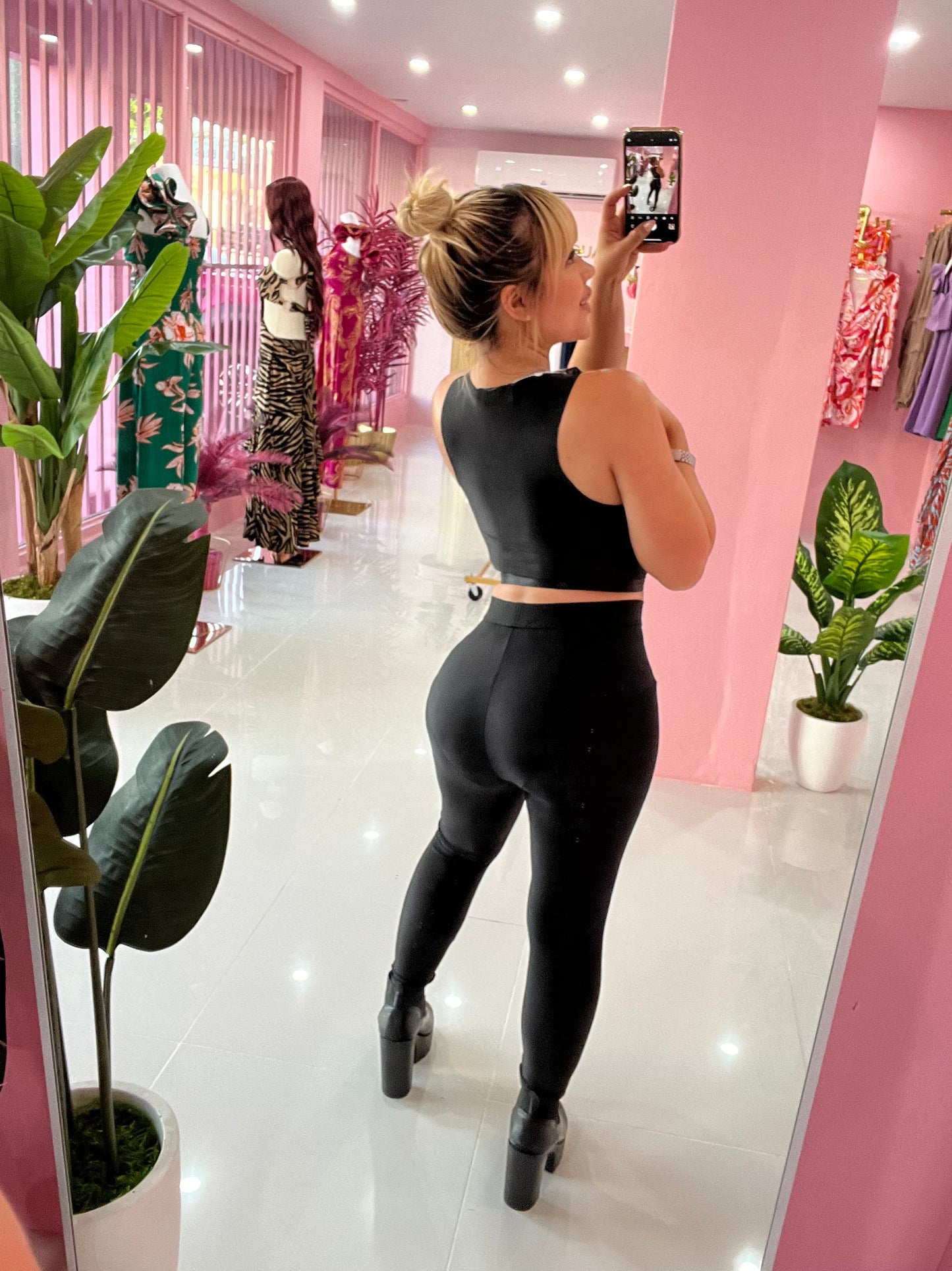 Motherland Set Size Medium