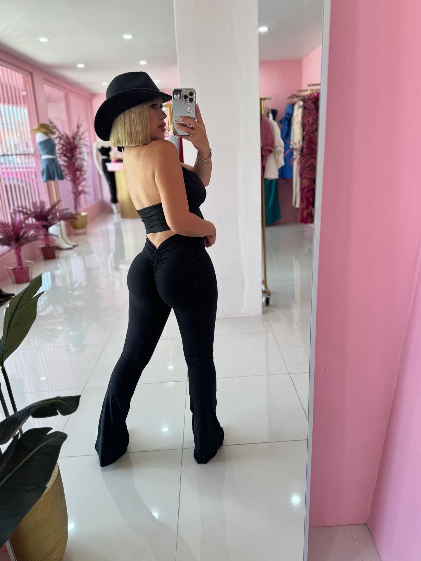 Mariposa black top