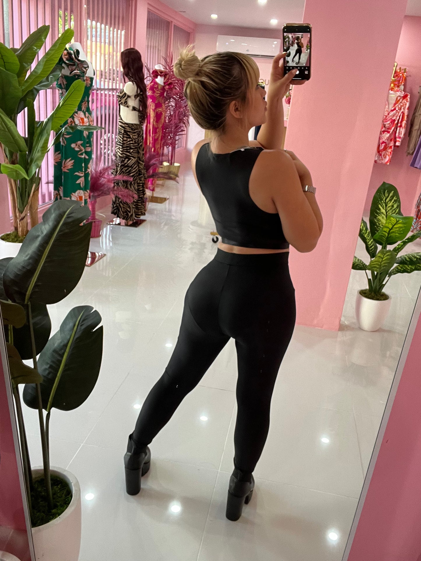 Motherland Set Size Medium