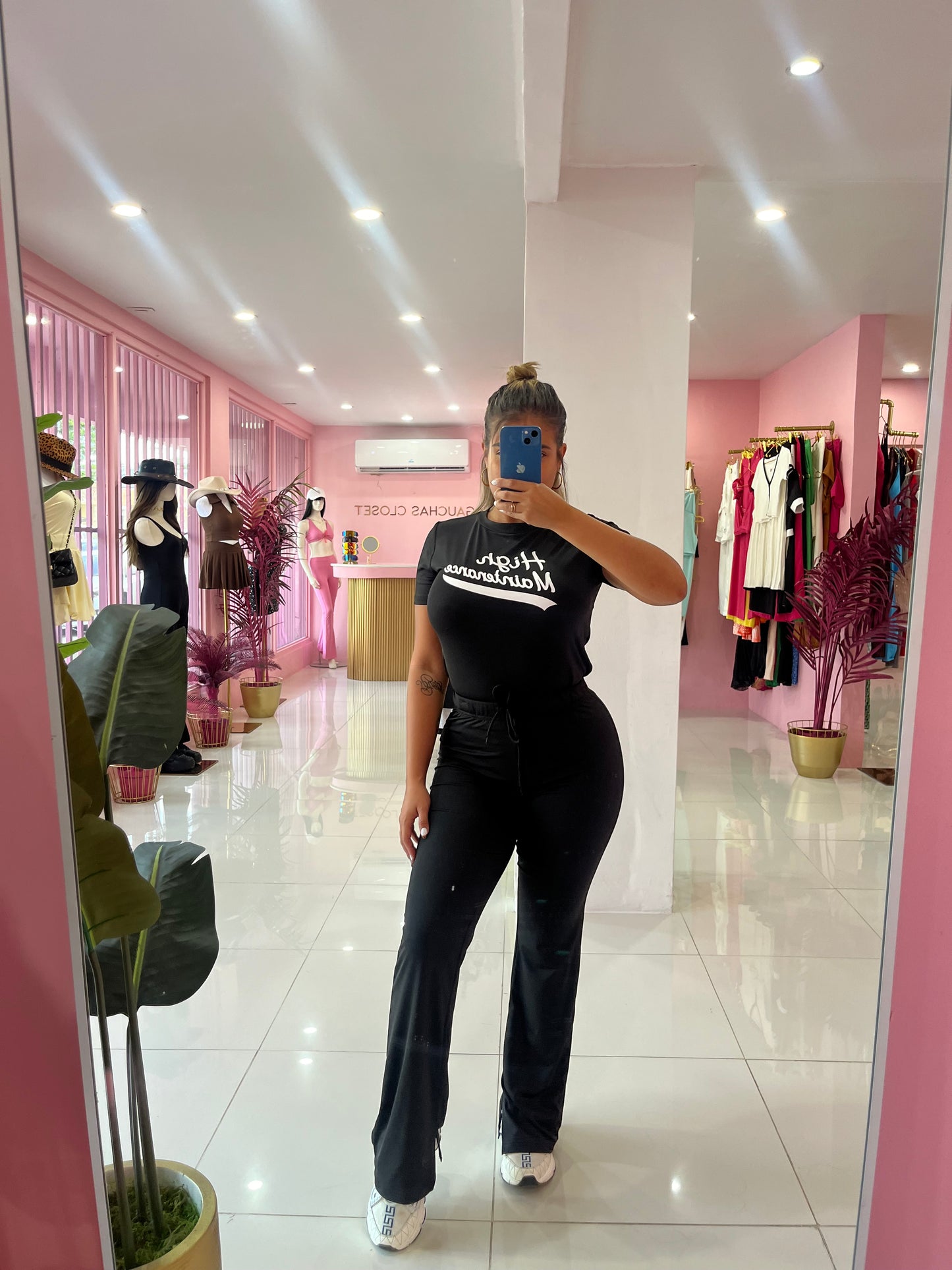 High Maintenance set