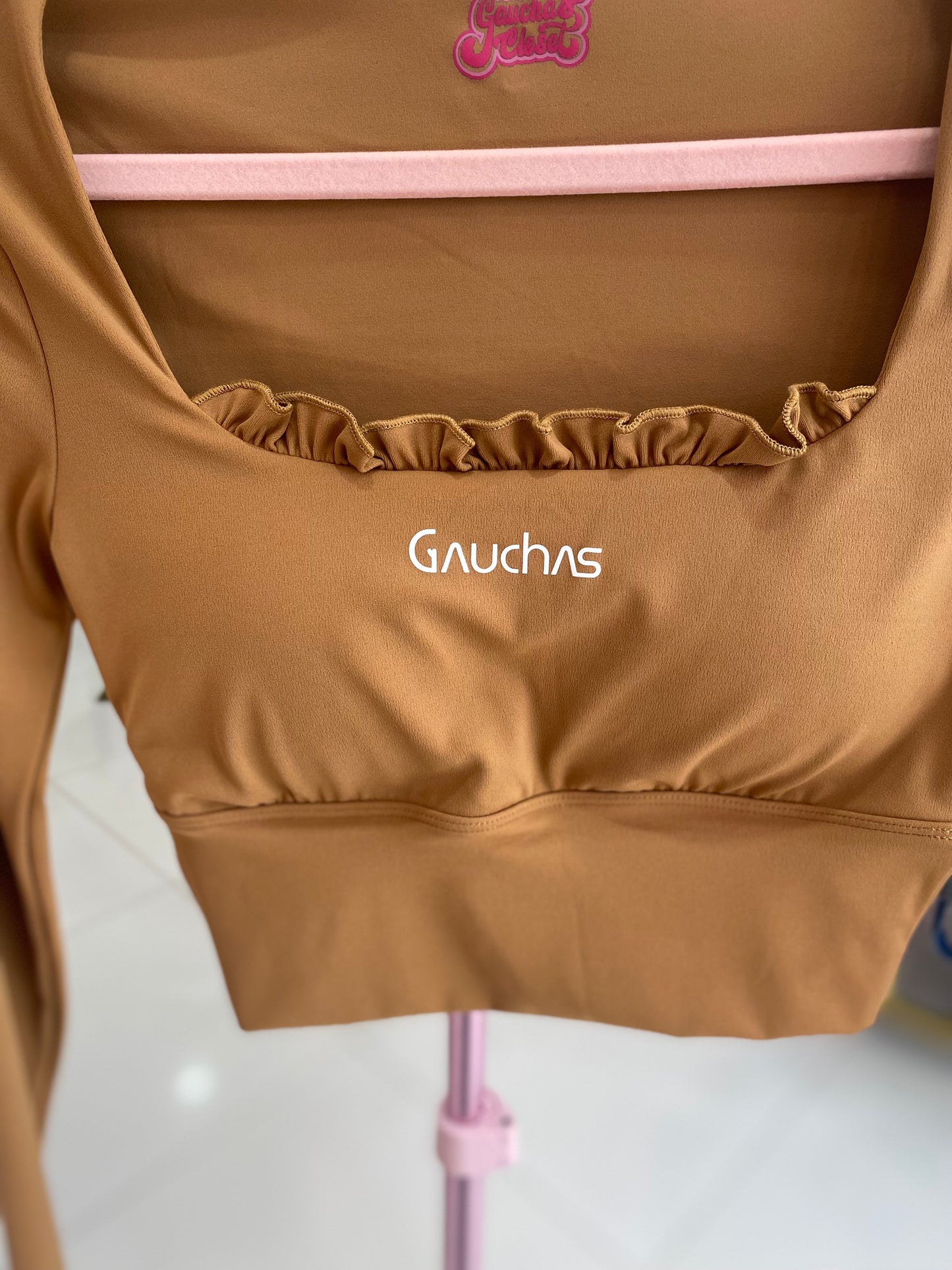 Ruffles Manga Larga Sport Top