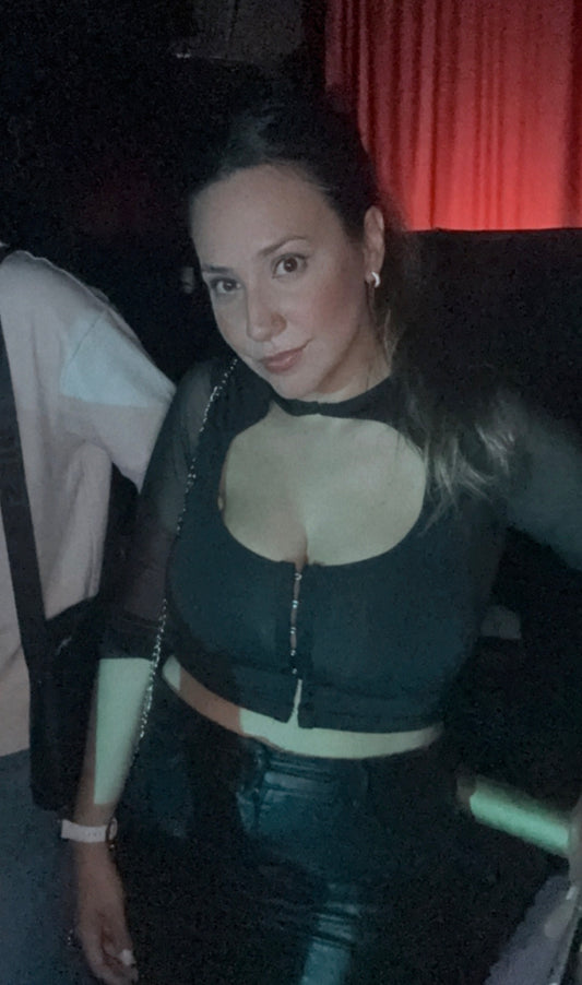 Crop top manga larga