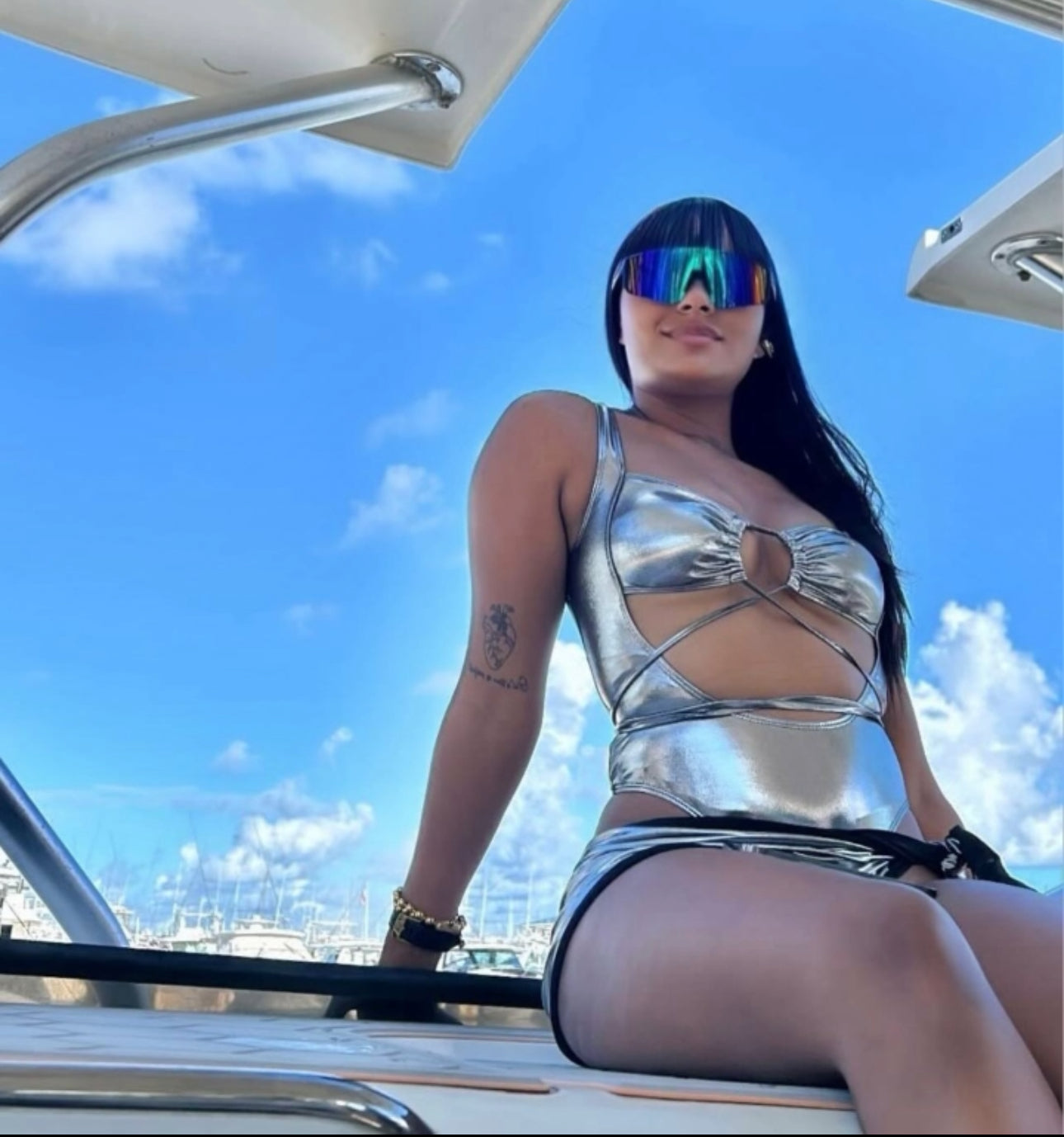 Sexy Metallic Cross con Cover up