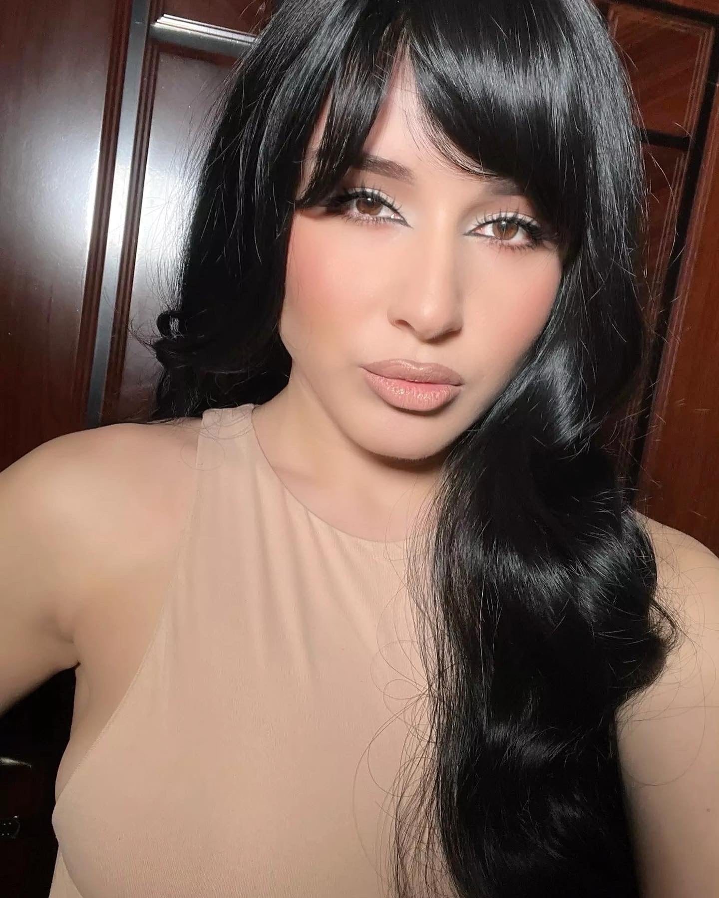 26 Premium Black Waves