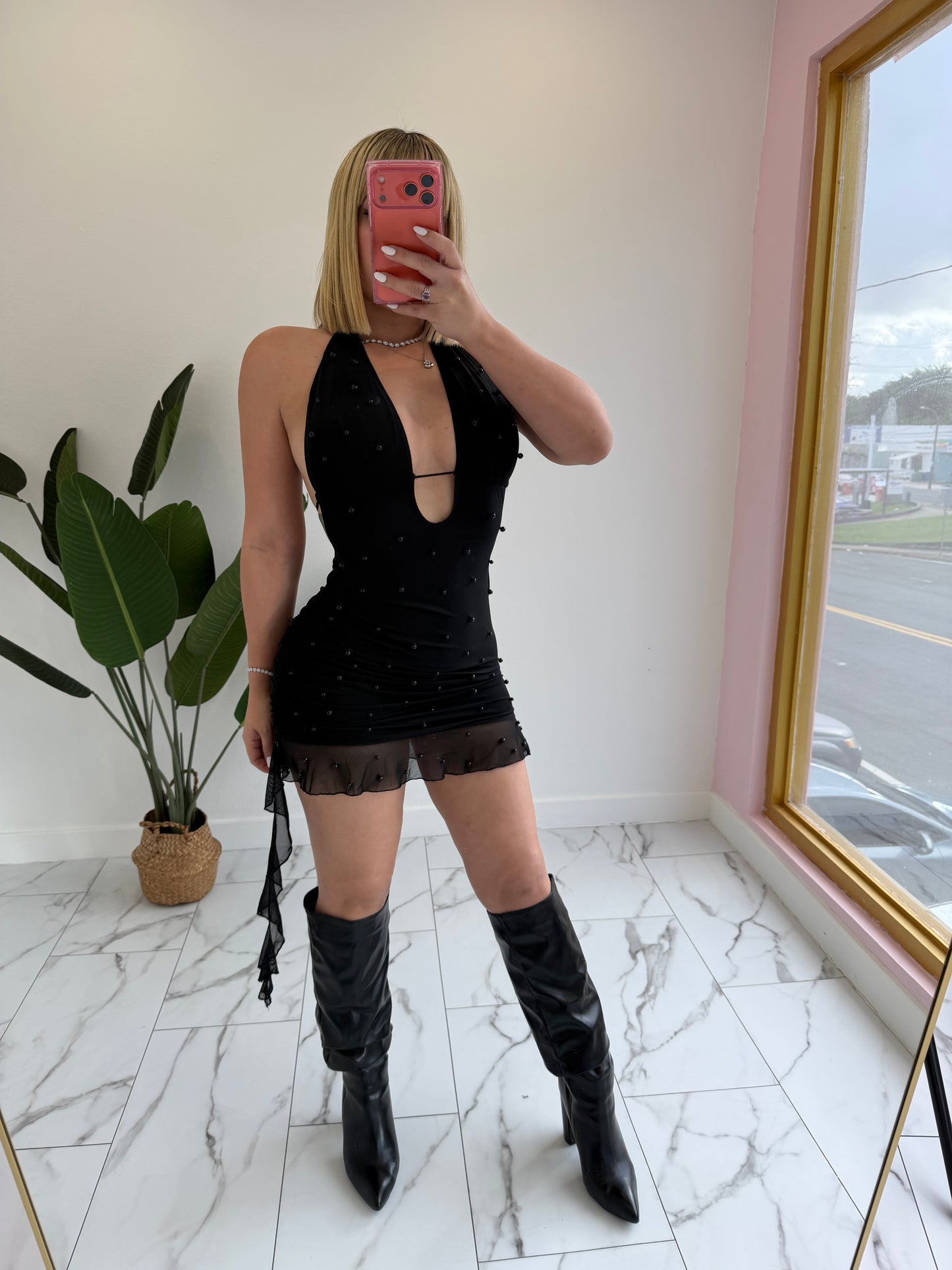 Perlas black dress
