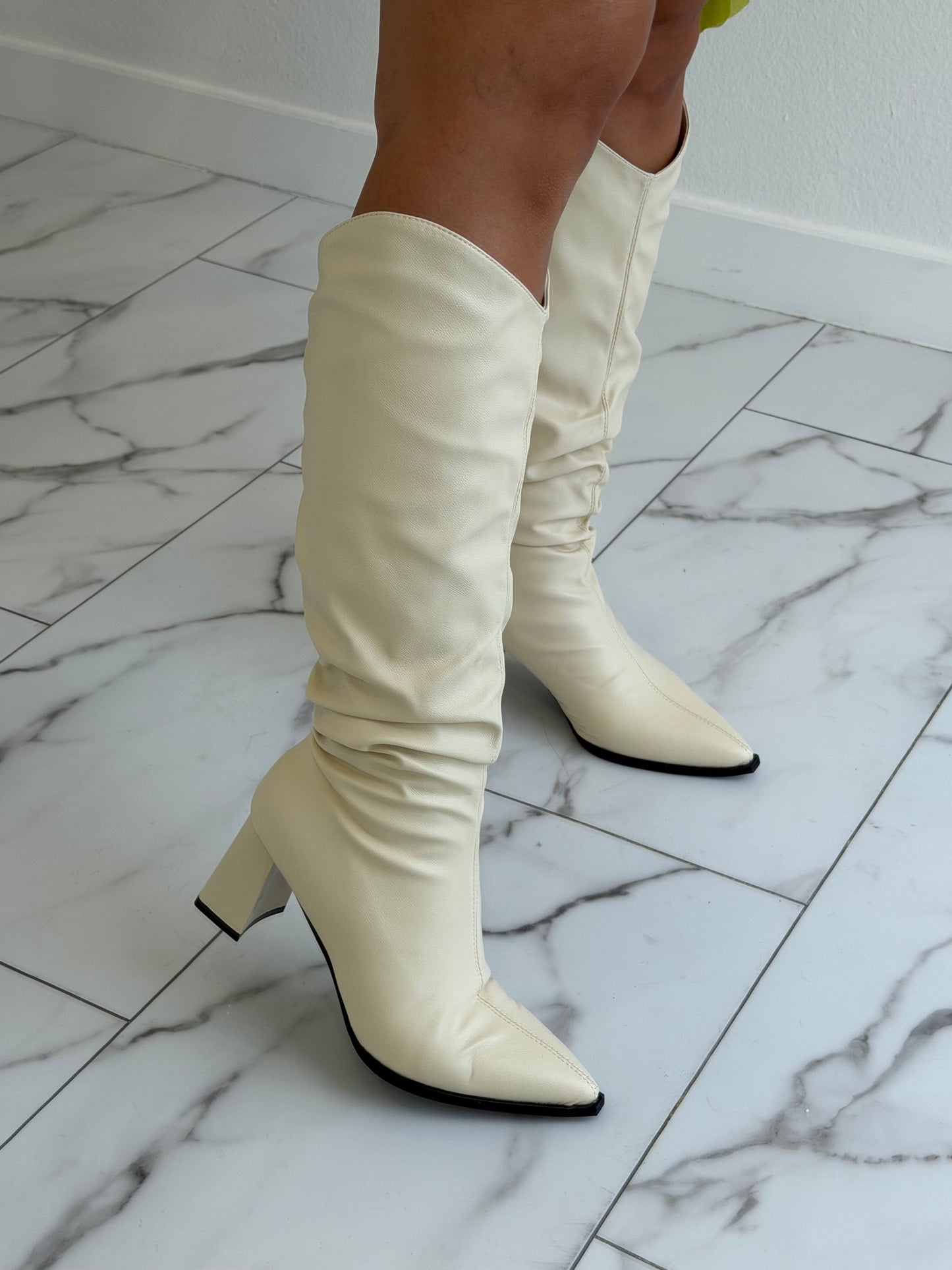 Botas Crema