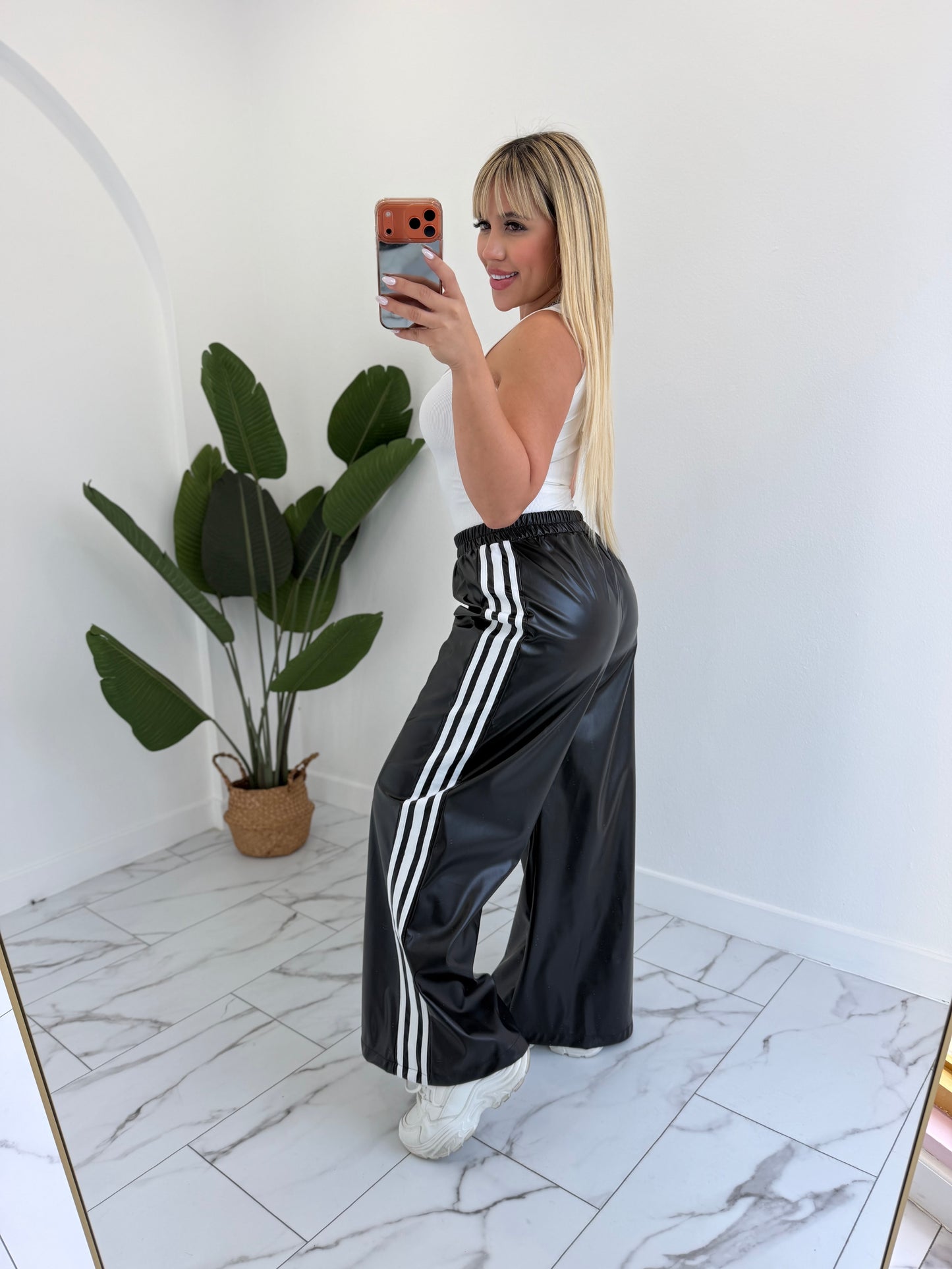 Jogger leather