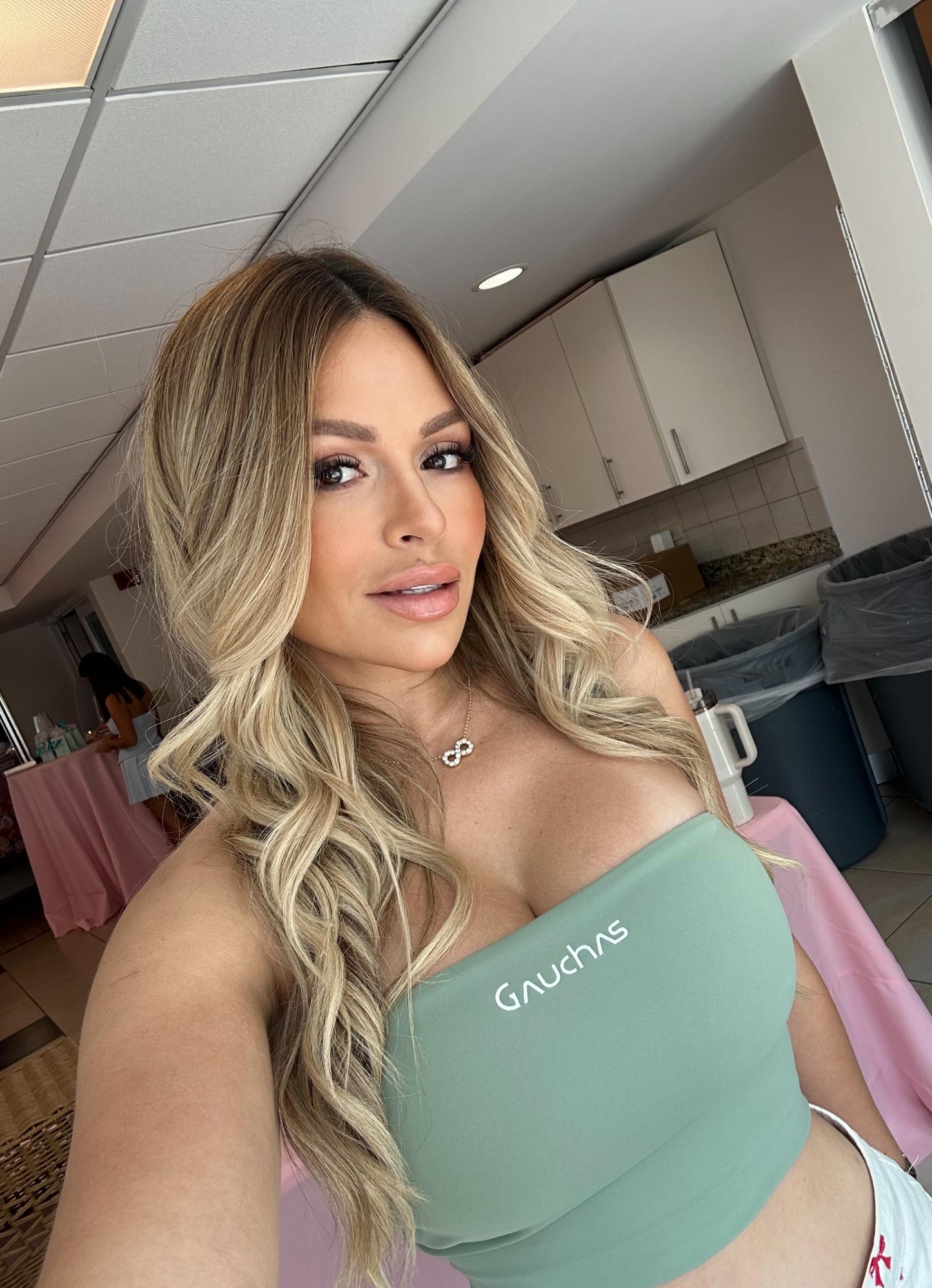 Strapless G cute top