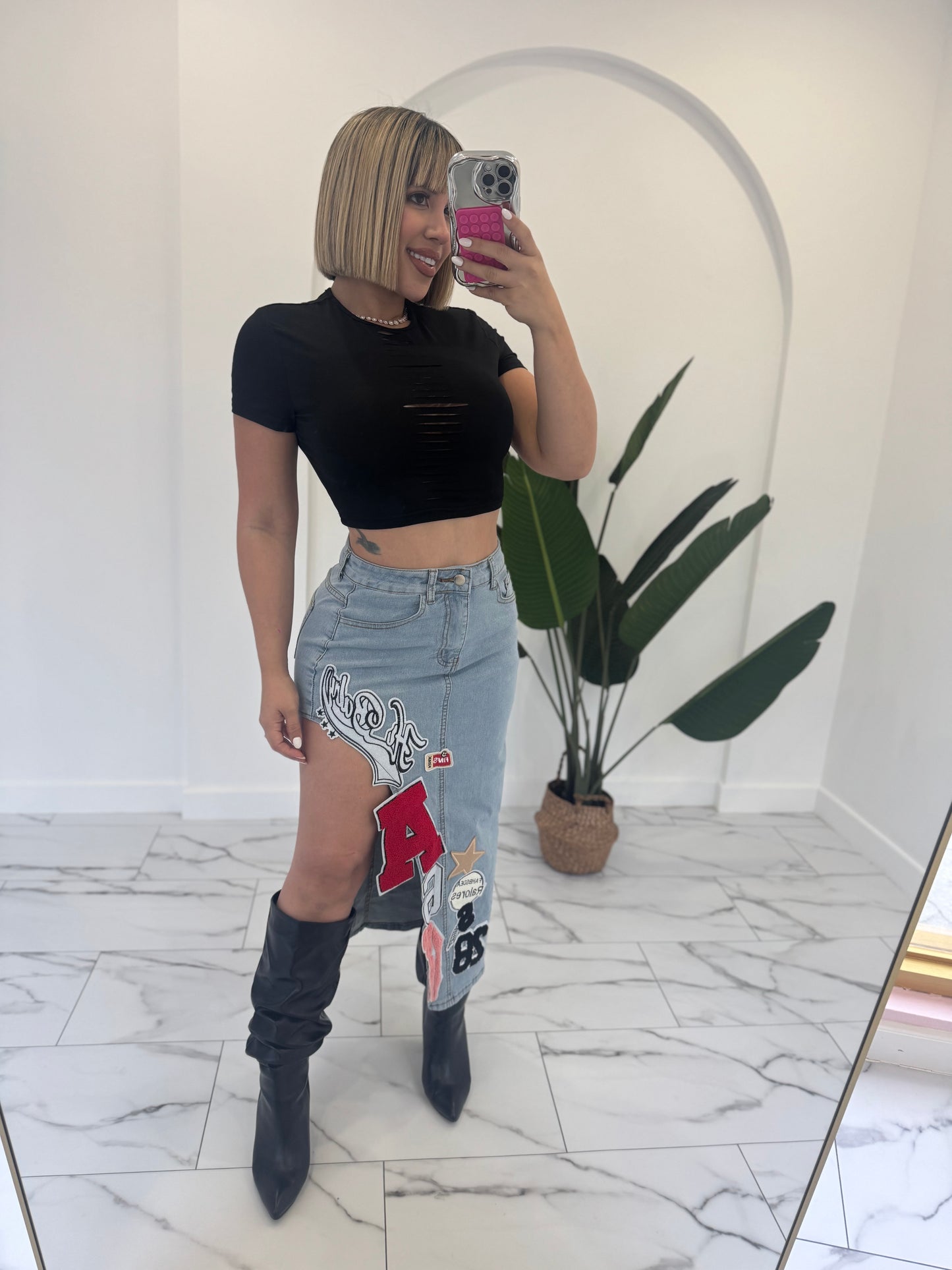 A Maxi denim Skirt