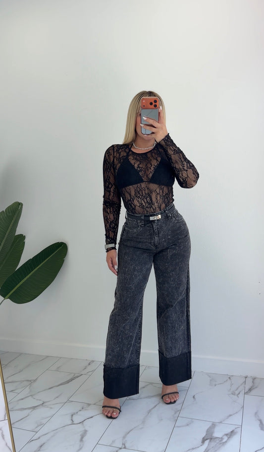 Lace manga top