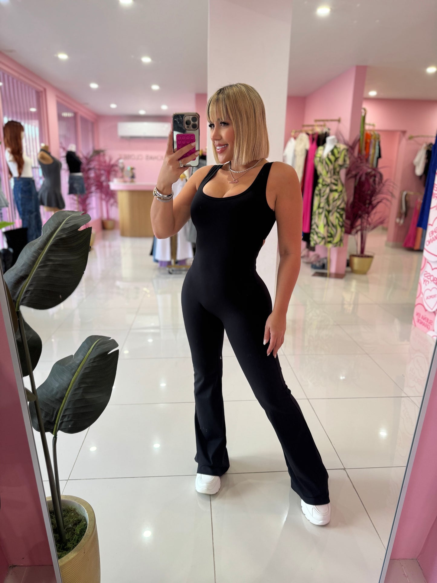 Enterito Palazzo Deportivo (tall girls)