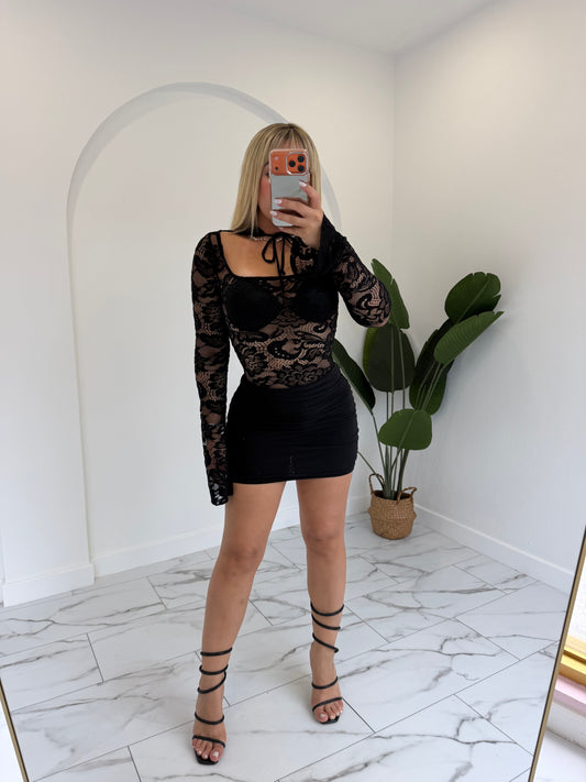 Encaje magas dress