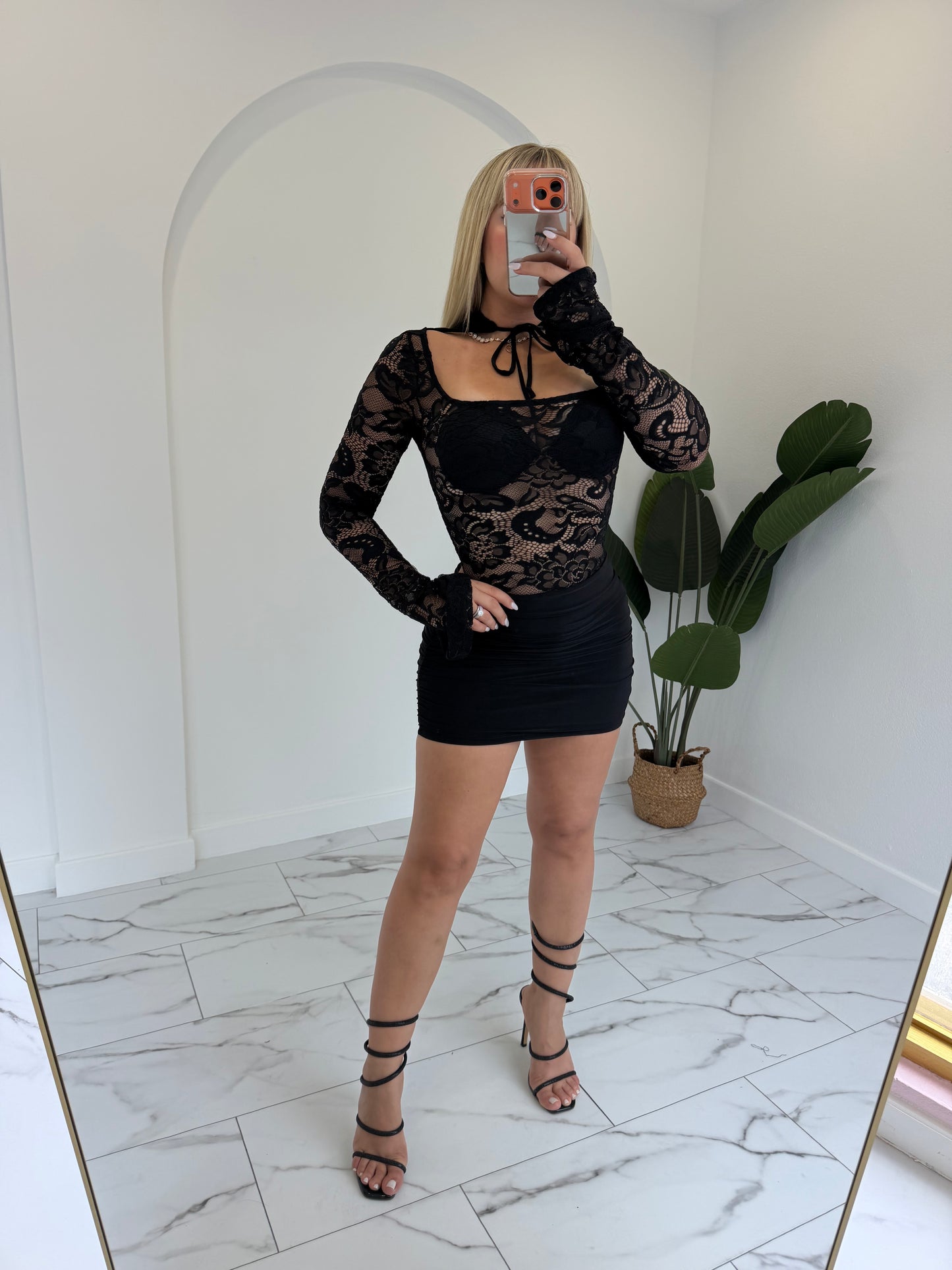 Encaje magas dress