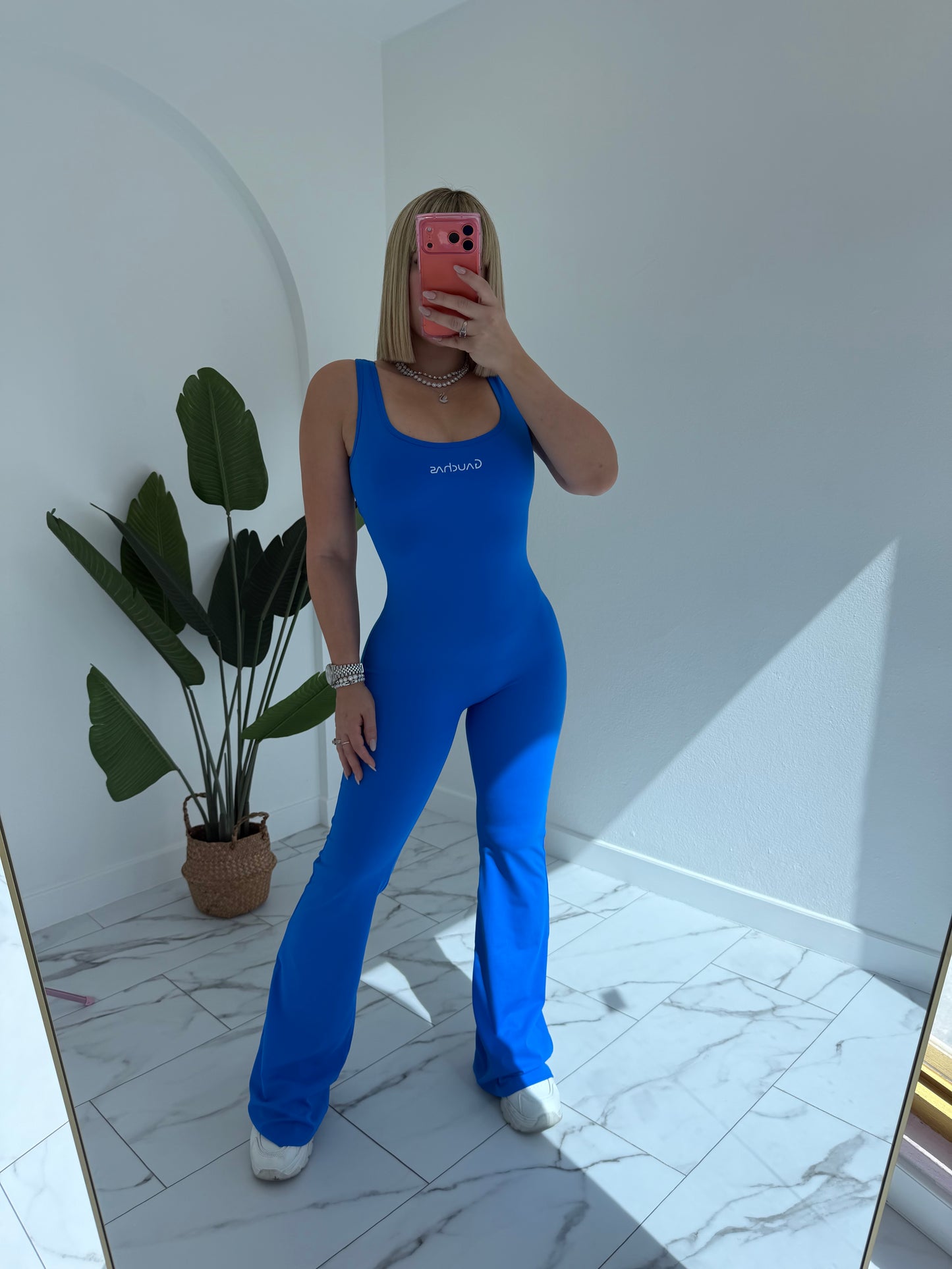 Enterito Palazzo Deportivo (tall girls)