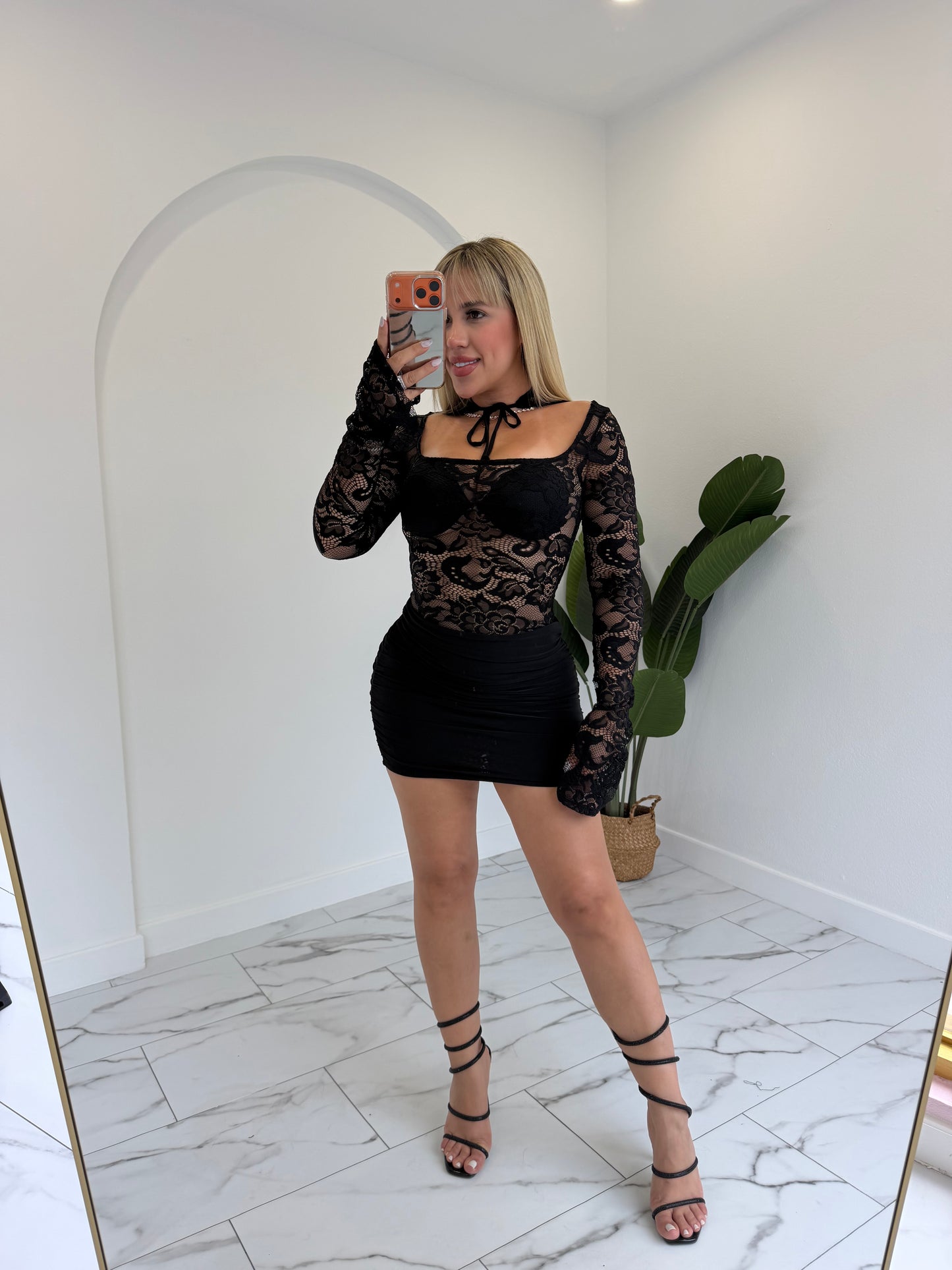 Encaje magas dress