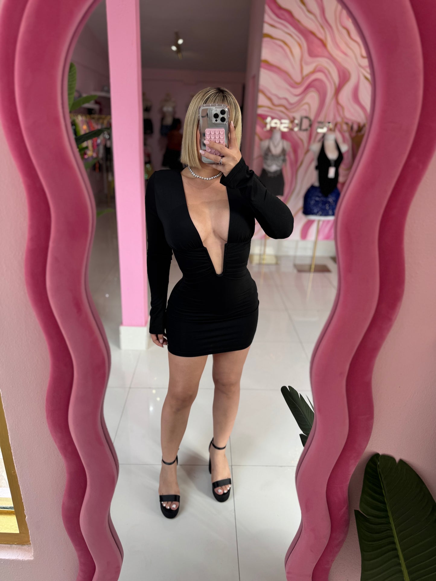 Escote bodycon dress