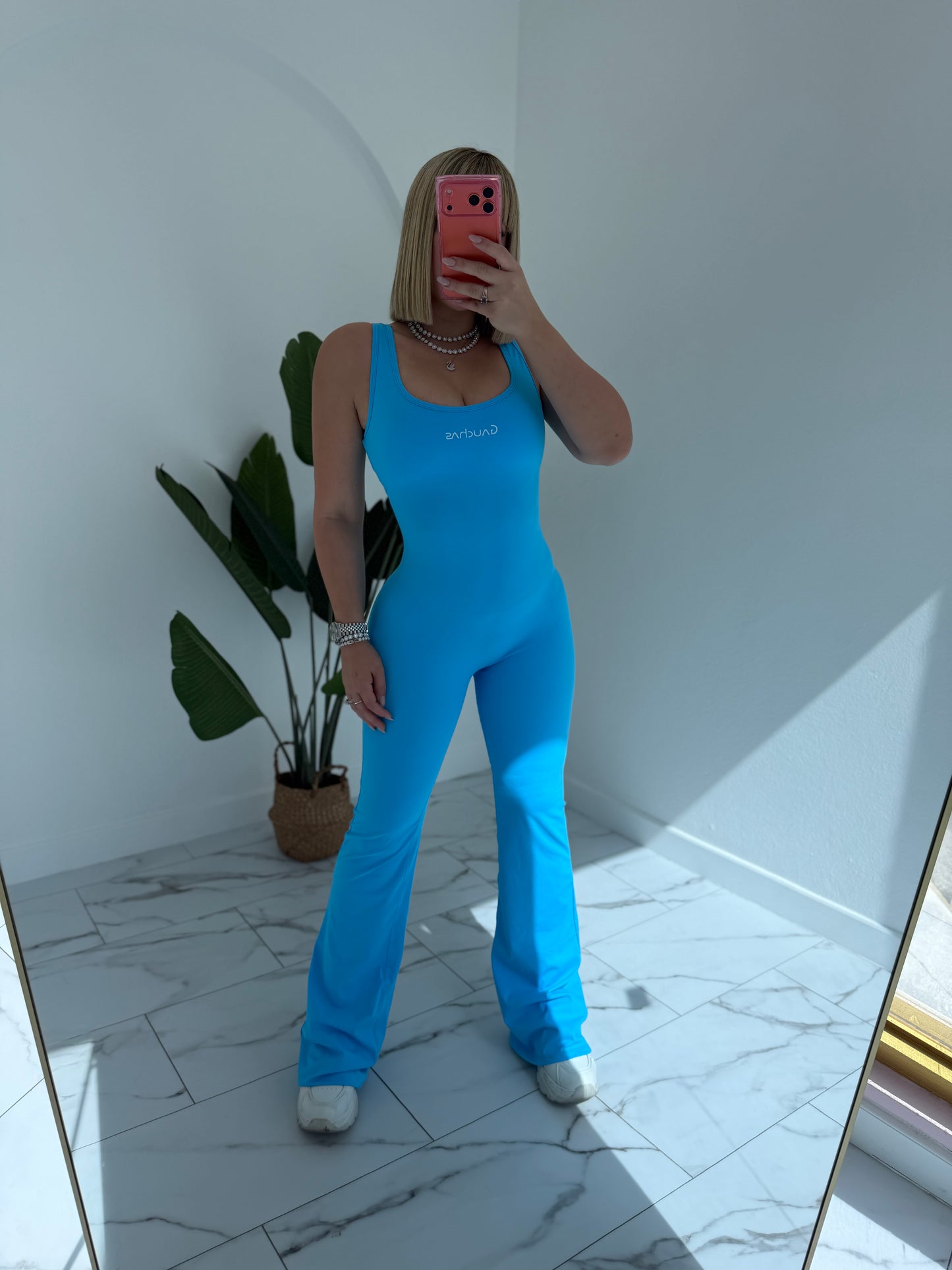 Enterito Palazzo Deportivo (tall girls)