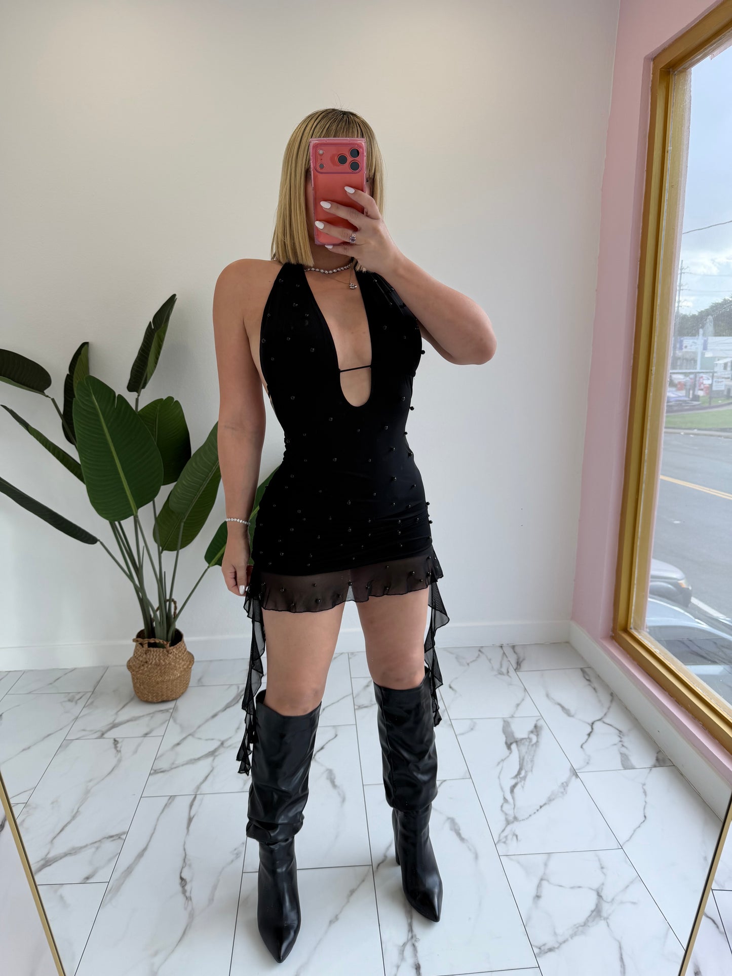 Perlas black dress