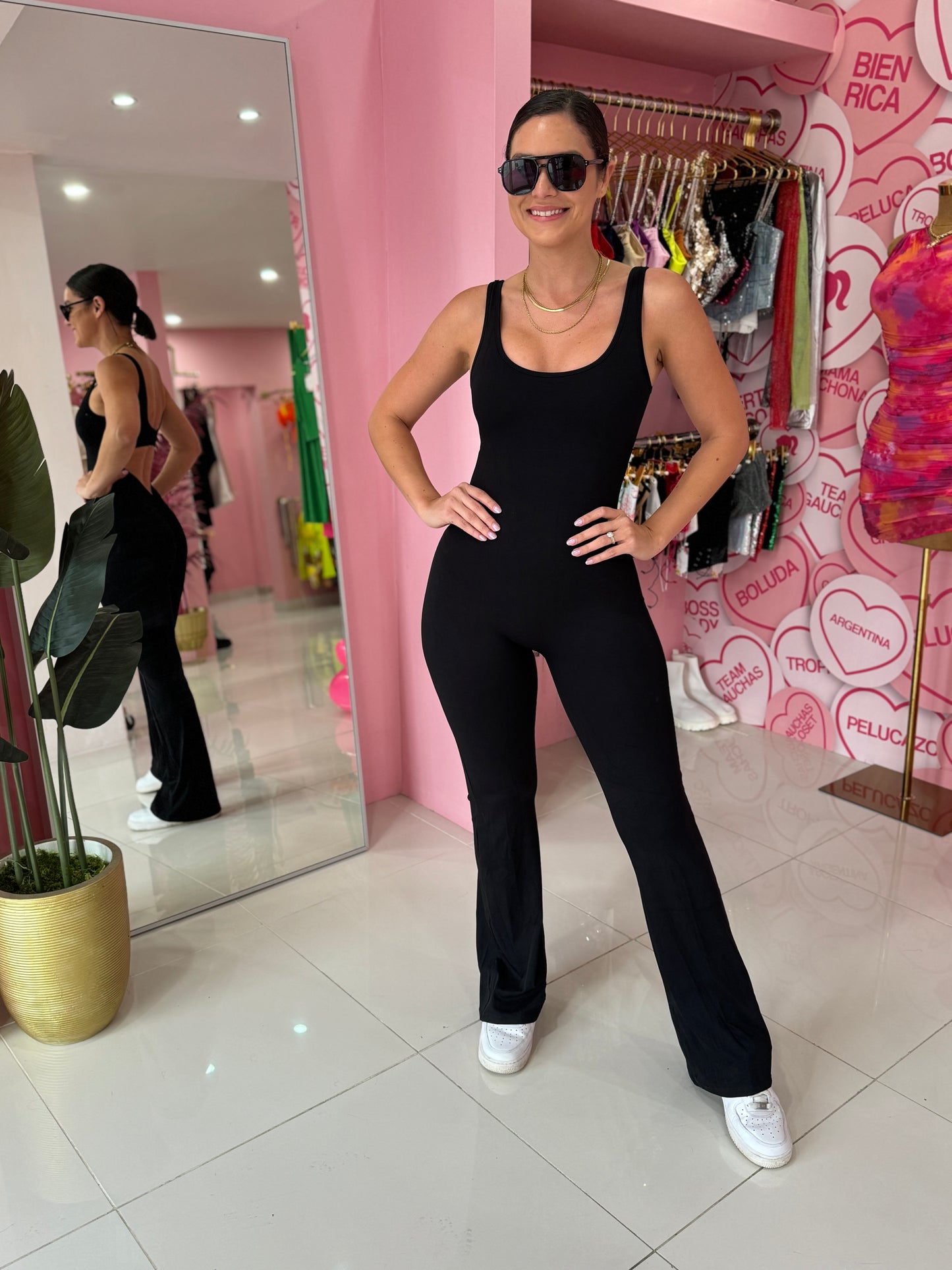 Enterito Palazzo Deportivo (tall girls)