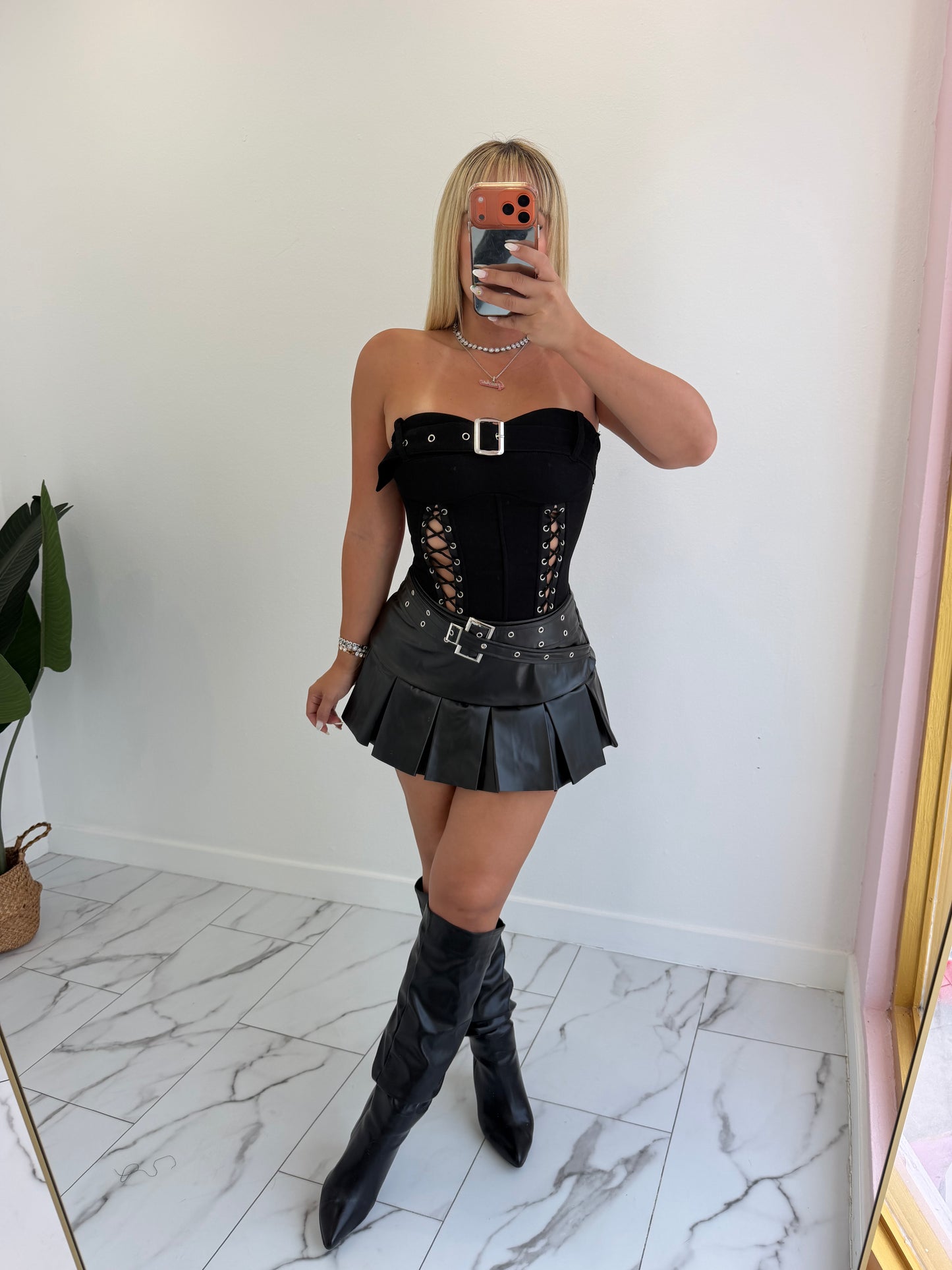 Leather correas MINI skirt