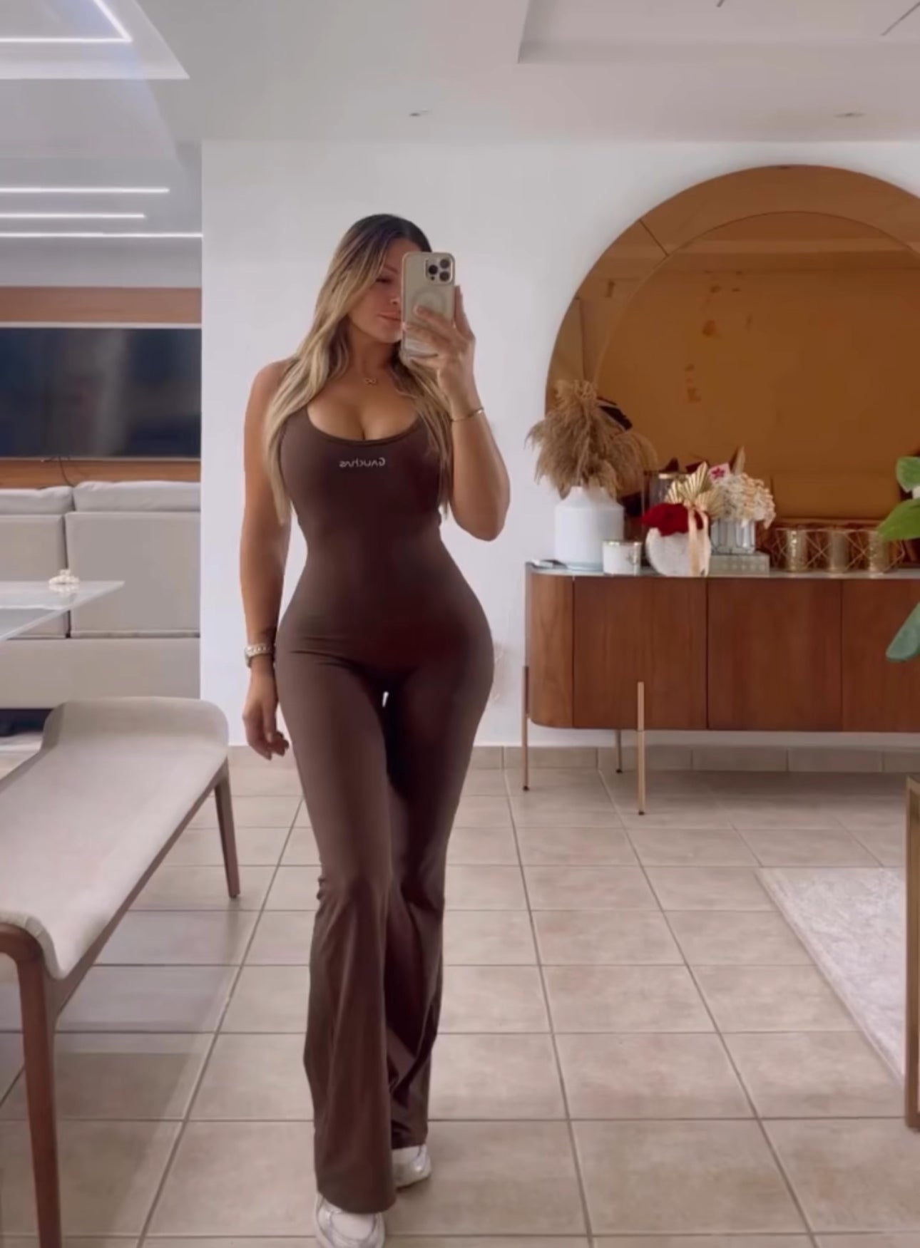 Enterito Palazzo Deportivo (tall girls)