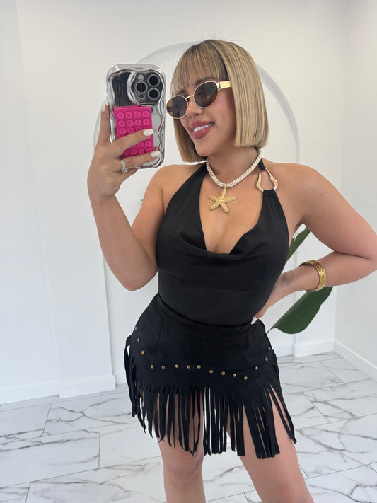 Black top detail